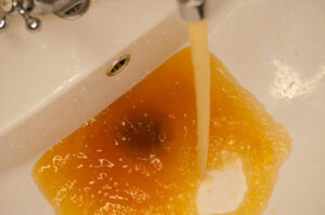 brown water from faucet